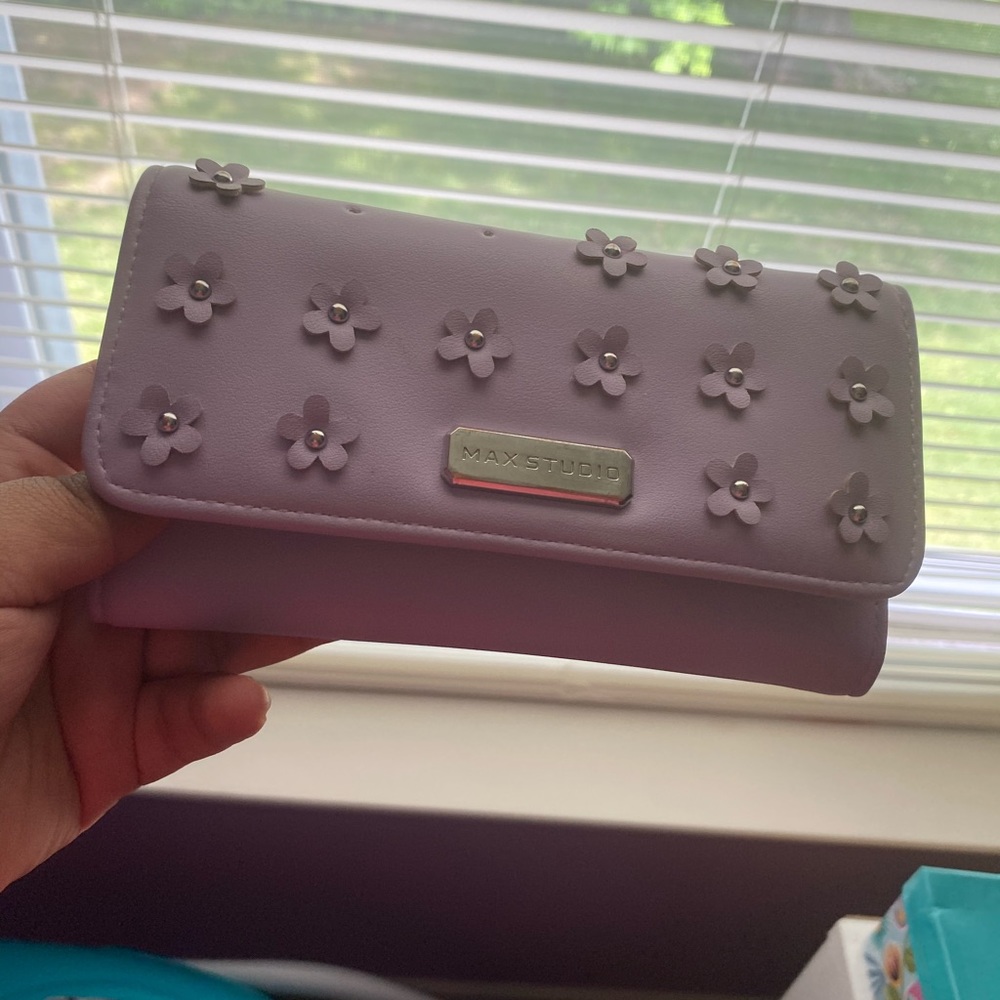 Max Studio Wallet